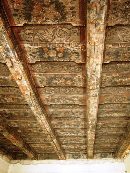 Trámový malovaný strop